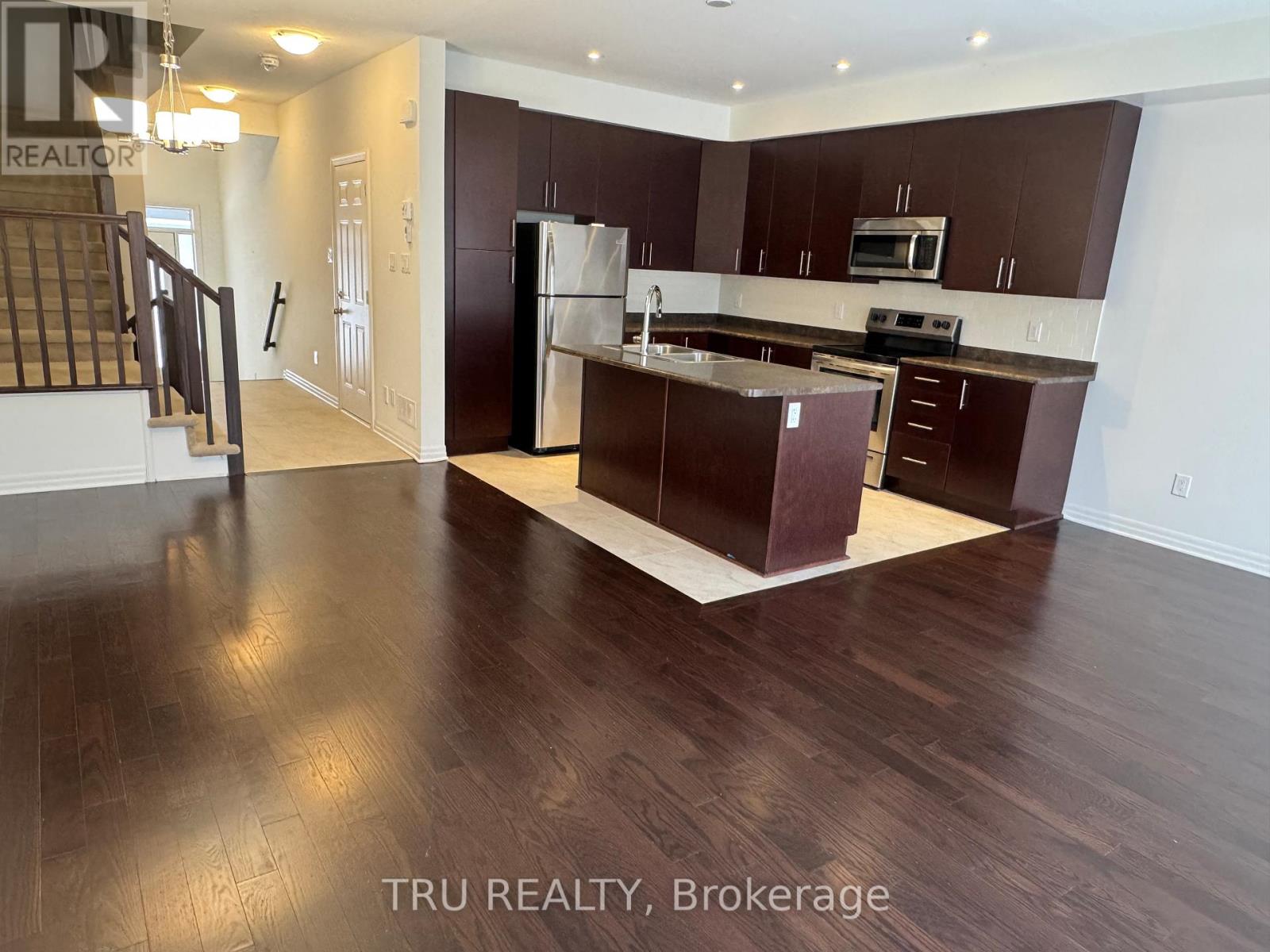 534 Rioja Street, Ottawa, Ontario  K2S 0H8 - Photo 3 - X12556456