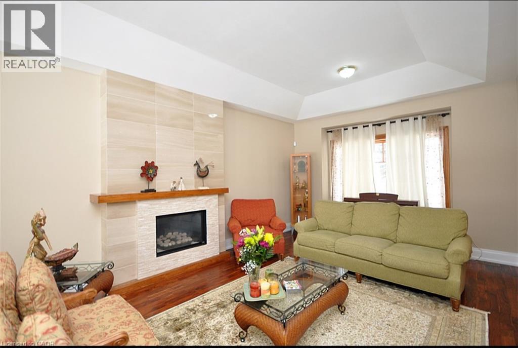 225 Forestwood Drive, Oakville, Ontario L6J 4E5 - Photo 4 - 40792274