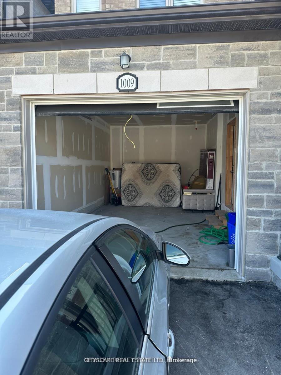 1009 Lockie Drive N, Oshawa, Ontario L1L 0S2 - Photo 8 - E12608450