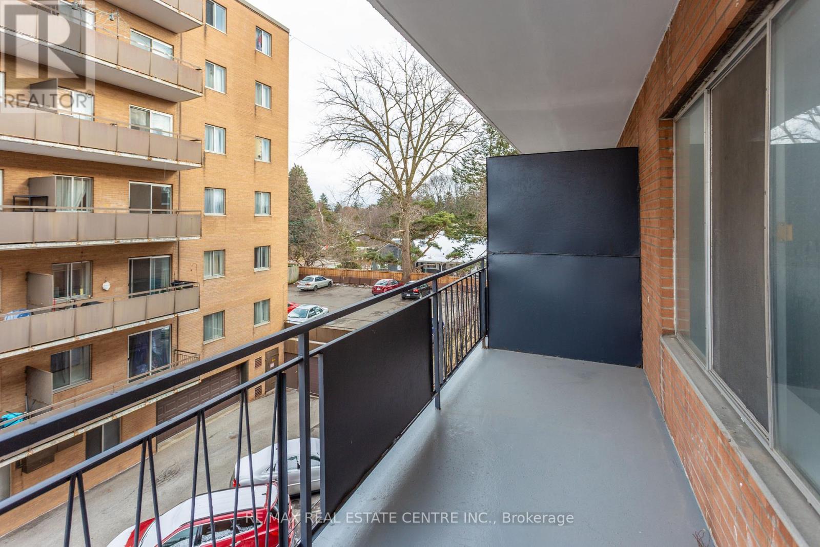 302 - 371 Lakeshore Road W, Mississauga, Ontario  L5H 1H4 - Photo 12 - W12469600