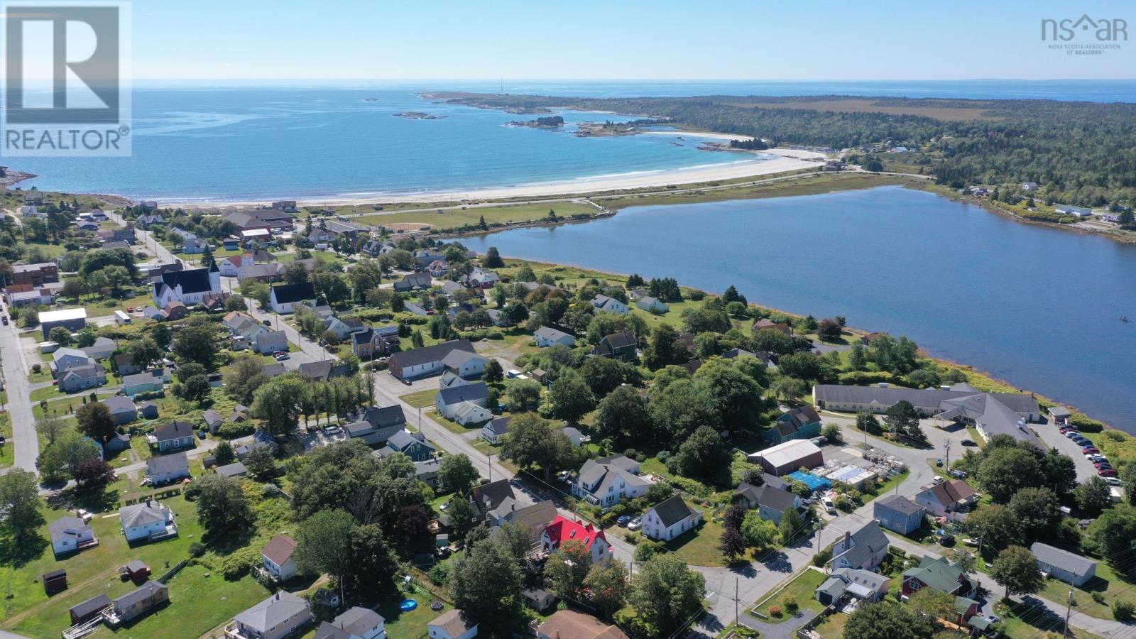 132 Hall Street, Lockeport, Nova Scotia  B0T 1L0 - Photo 3 - 202528749