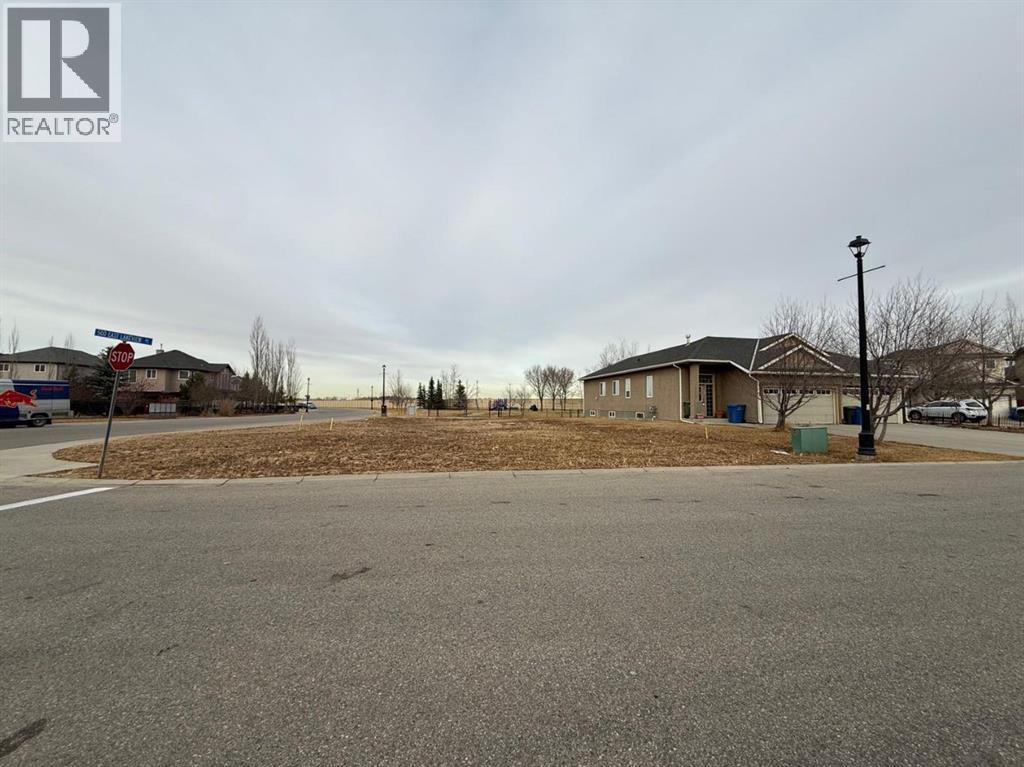 567 EAST LAKEVIEW Place, Chestermere, Alberta