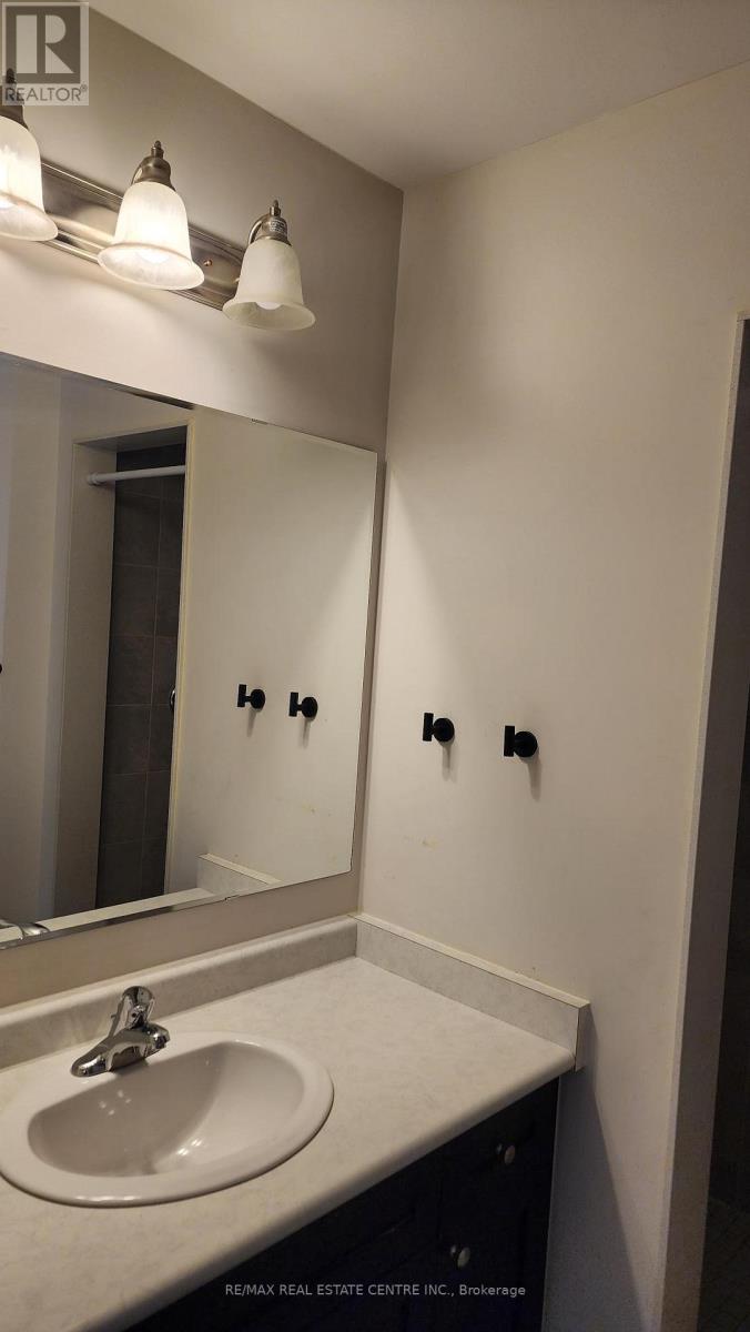 1537 Husband Place, Milton, Ontario  L9T 5K9 - Photo 11 - W12608436