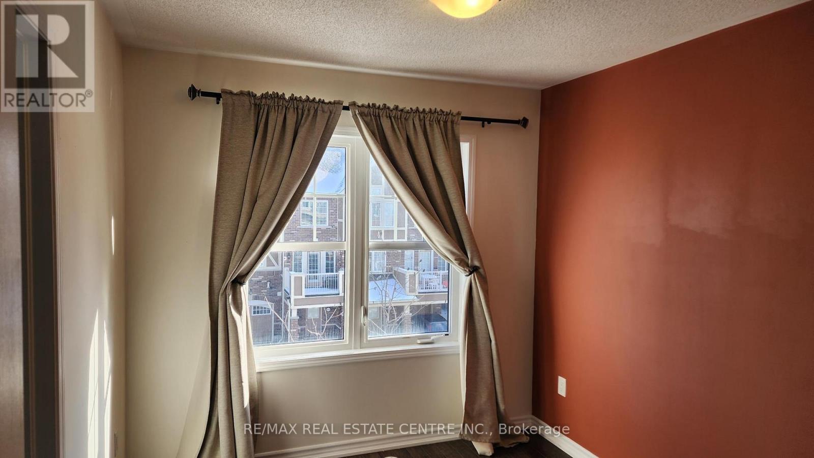 1537 Husband Place, Milton, Ontario  L9T 5K9 - Photo 8 - W12608436