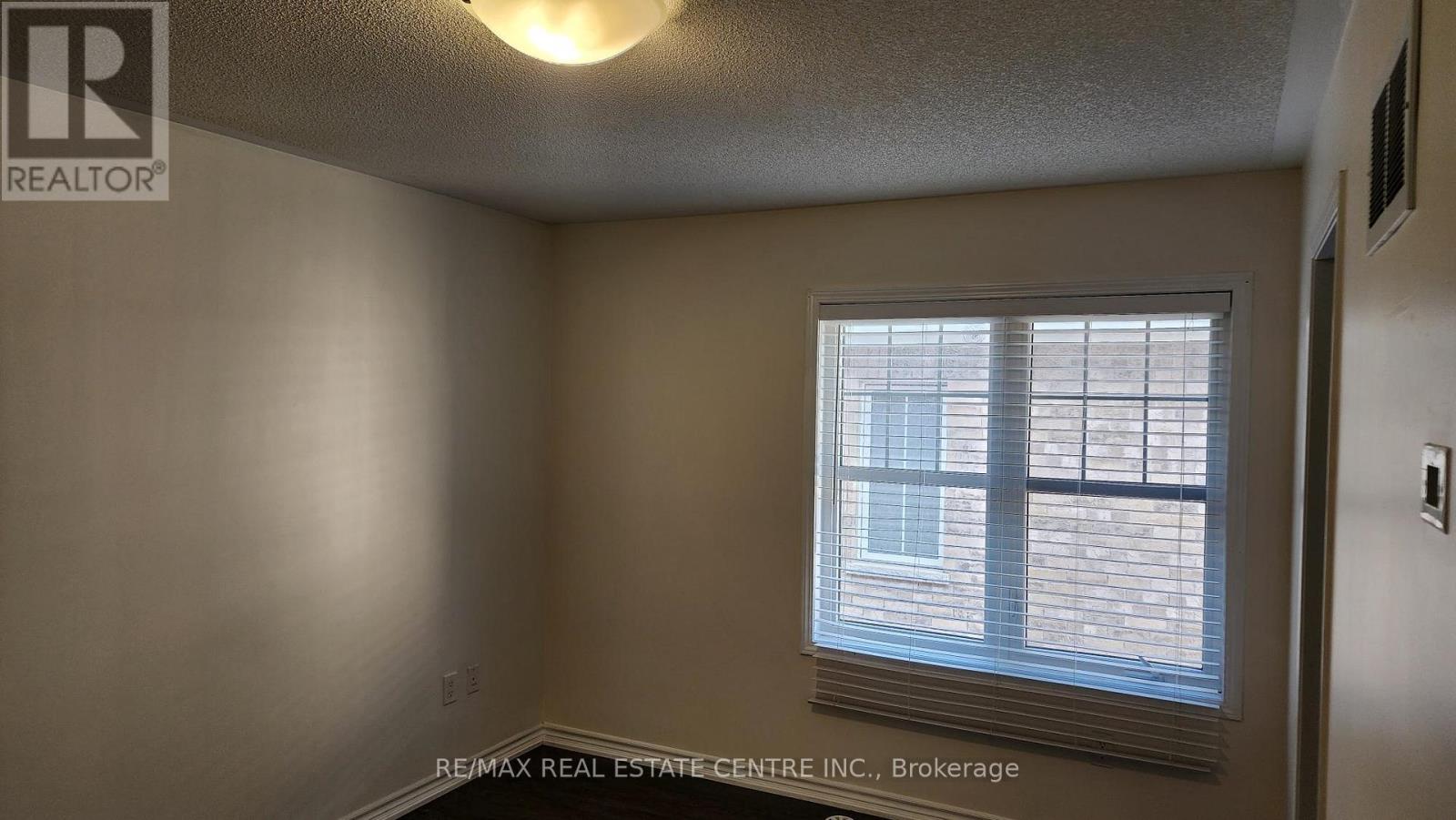 1537 Husband Place, Milton, Ontario  L9T 5K9 - Photo 9 - W12608436