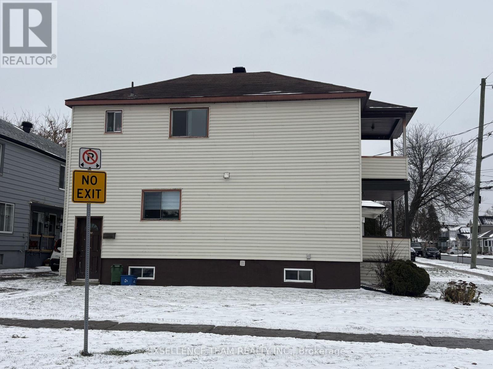 345 St Felix Street E, Cornwall, Ontario  K6H 5A7 - Photo 3 - X12608494