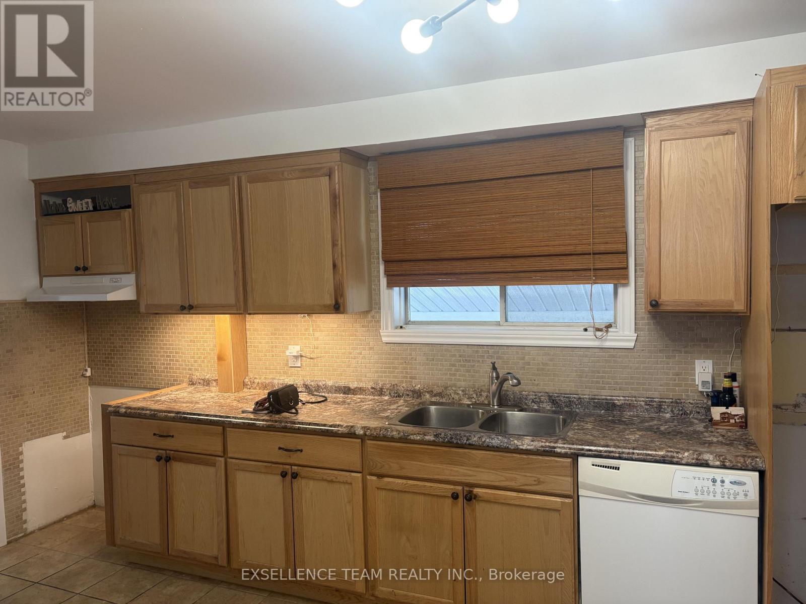 345 St Felix Street E, Cornwall, Ontario  K6H 5A7 - Photo 5 - X12608494