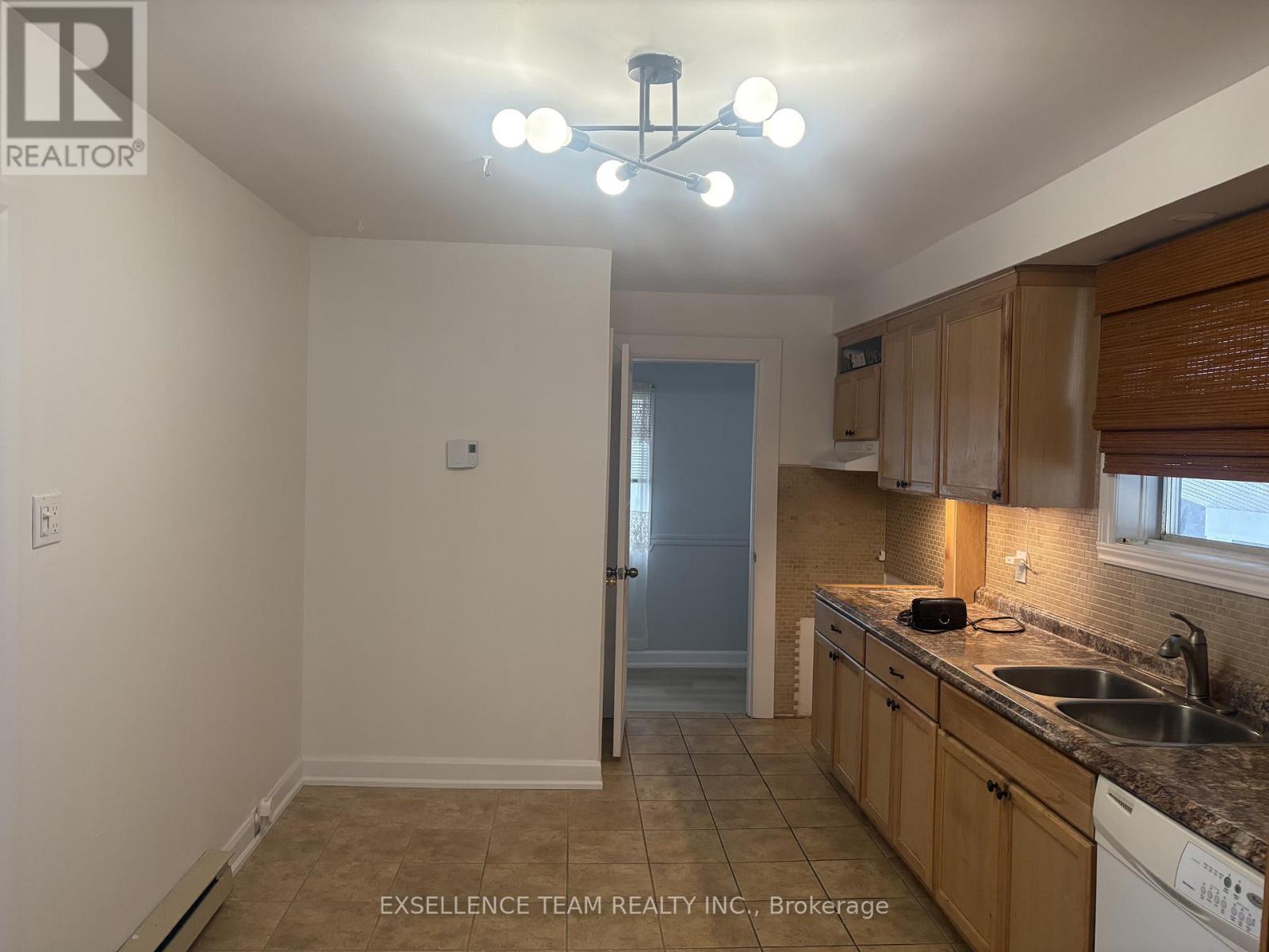 345 St Felix Street E, Cornwall, Ontario  K6H 5A7 - Photo 6 - X12608494