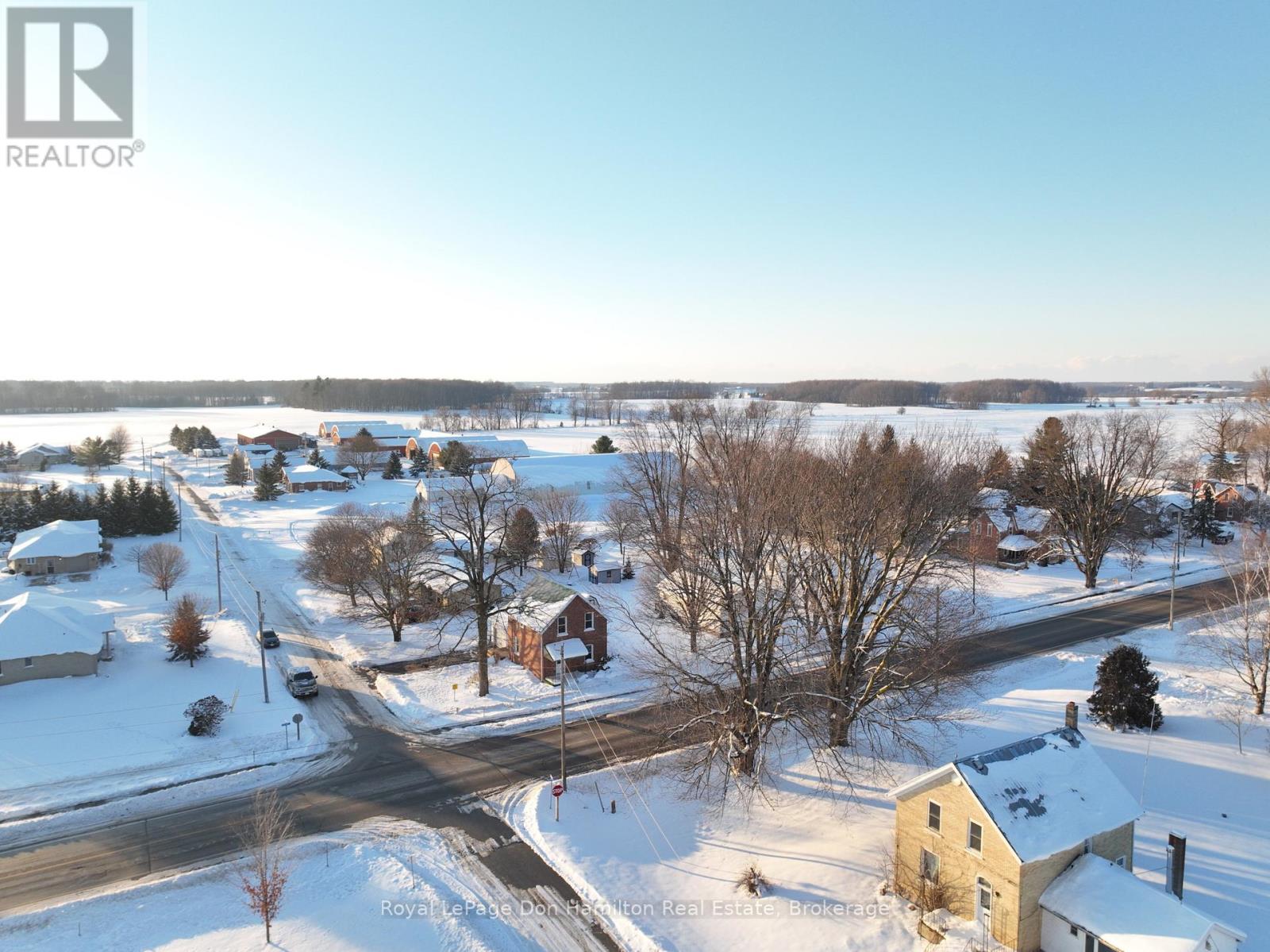 3049 Queen Street, Howick, Ontario  N0G 1V0 - Photo 1 - X12608490