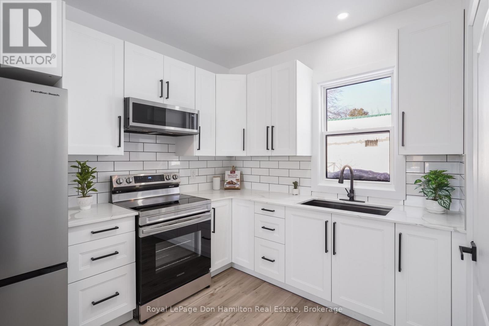 3049 Queen Street, Howick, Ontario  N0G 1V0 - Photo 11 - X12608490