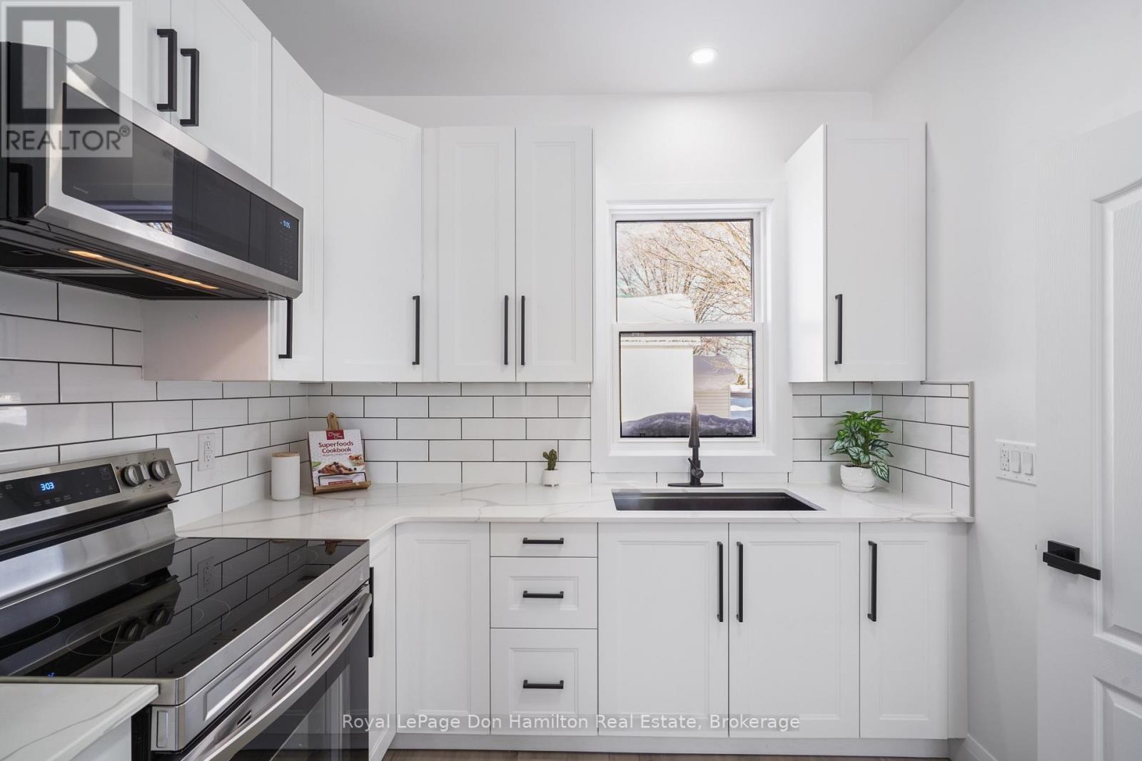 3049 Queen Street, Howick, Ontario  N0G 1V0 - Photo 13 - X12608490