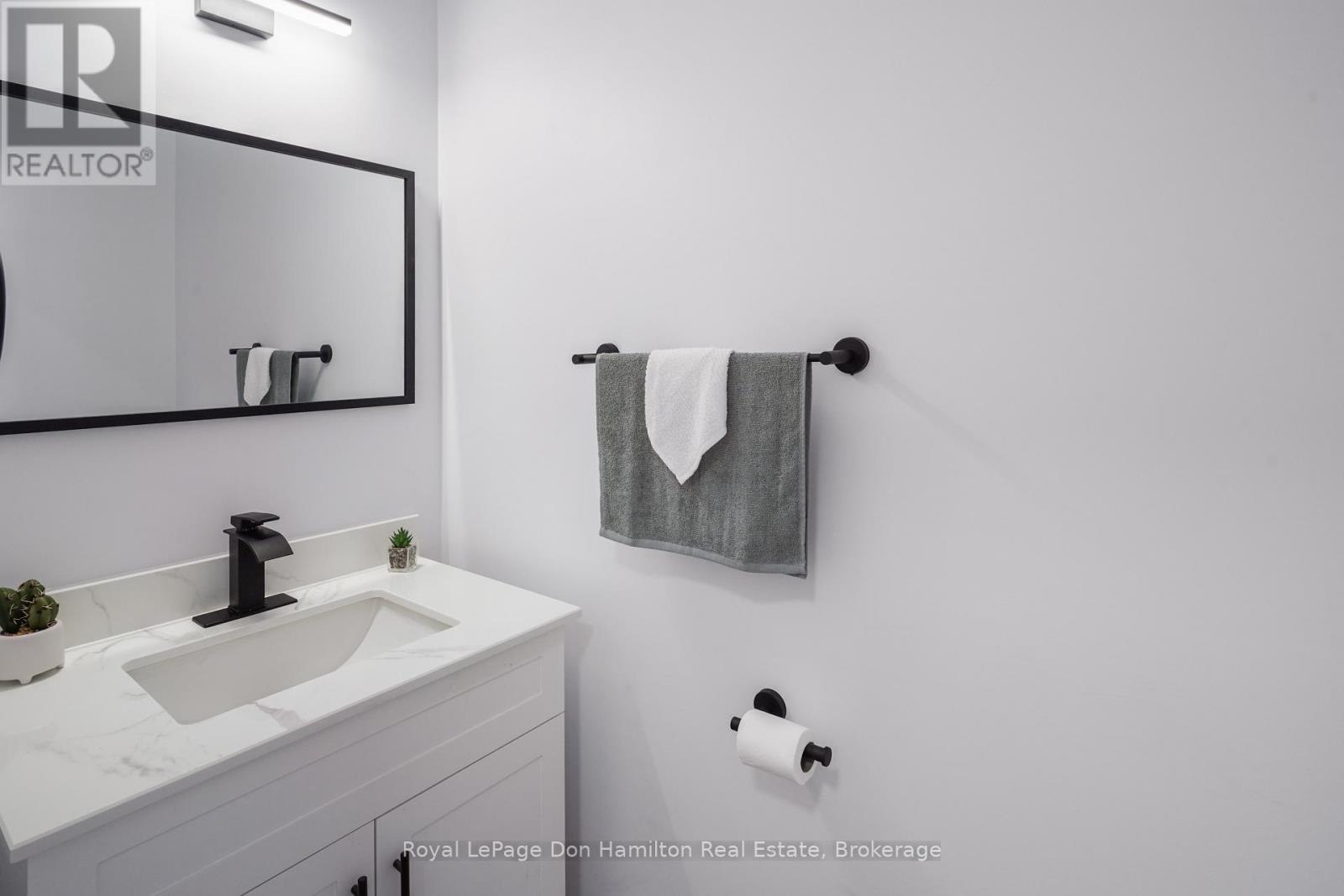 3049 Queen Street, Howick, Ontario  N0G 1V0 - Photo 23 - X12608490