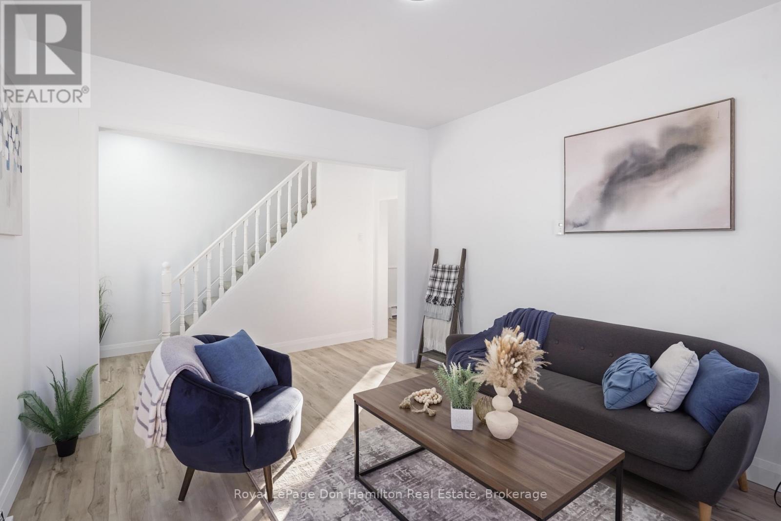 3049 Queen Street, Howick, Ontario  N0G 1V0 - Photo 7 - X12608490