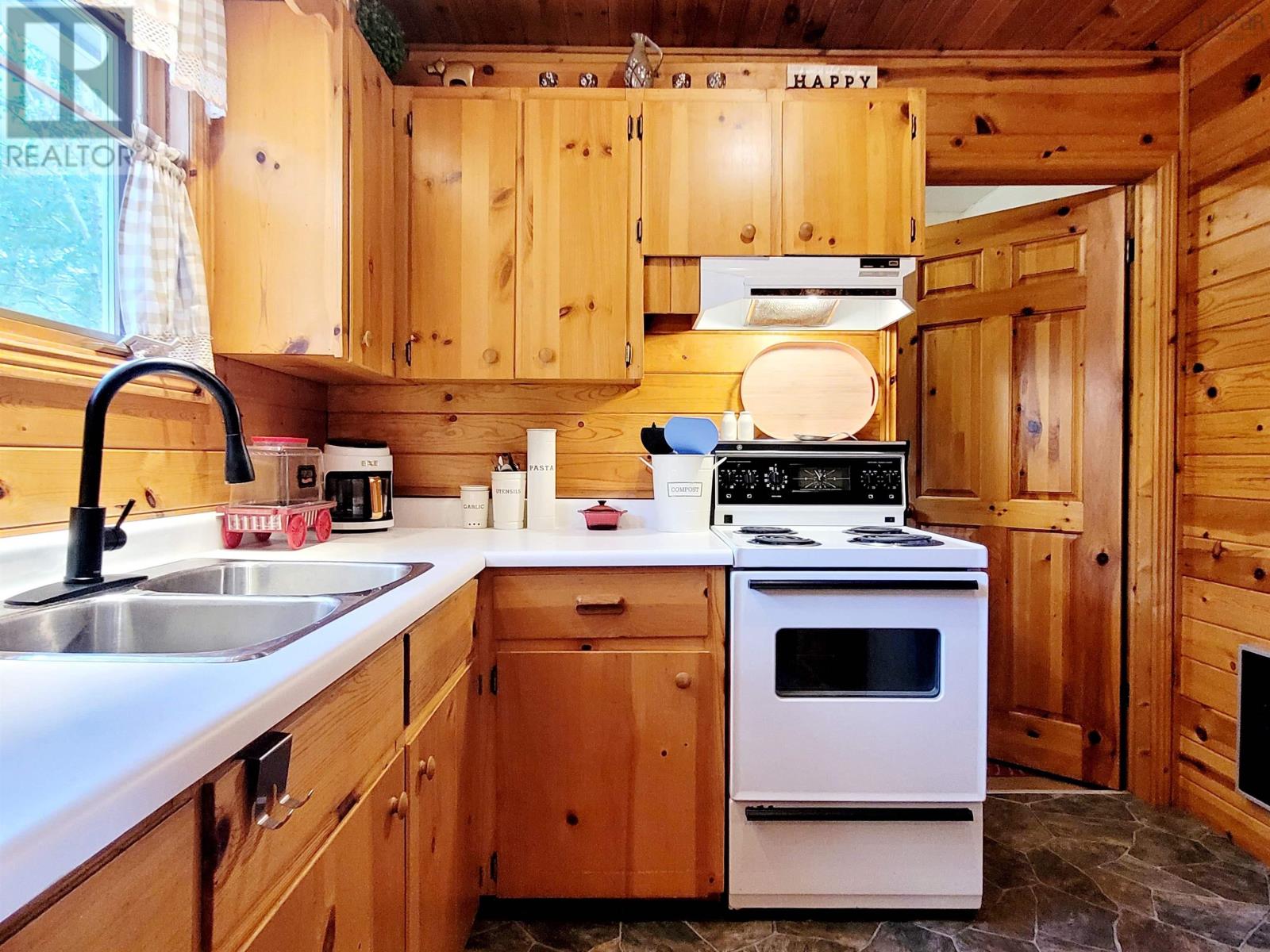 57 Somerset Drive, East Sable River, Nova Scotia  B0T 1V0 - Photo 16 - 202518853