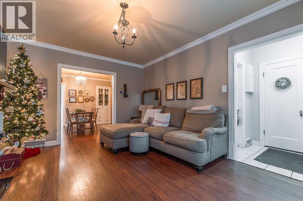 612 14 Street S, Lethbridge, Alberta  T1J 2Y3 - Photo 4 - A2272644