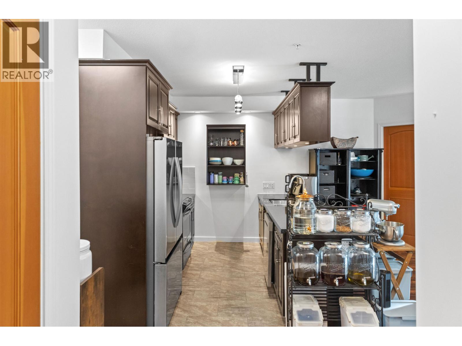 301 11887 Burnett Street, Maple Ridge, British Columbia  V2X 6P6 - Photo 5 - R3071606