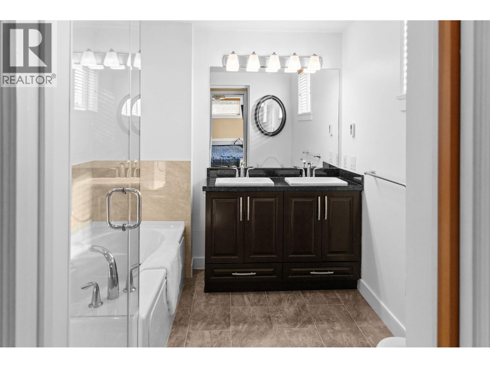 301 11887 Burnett Street, Maple Ridge, British Columbia  V2X 6P6 - Photo 14 - R3071606