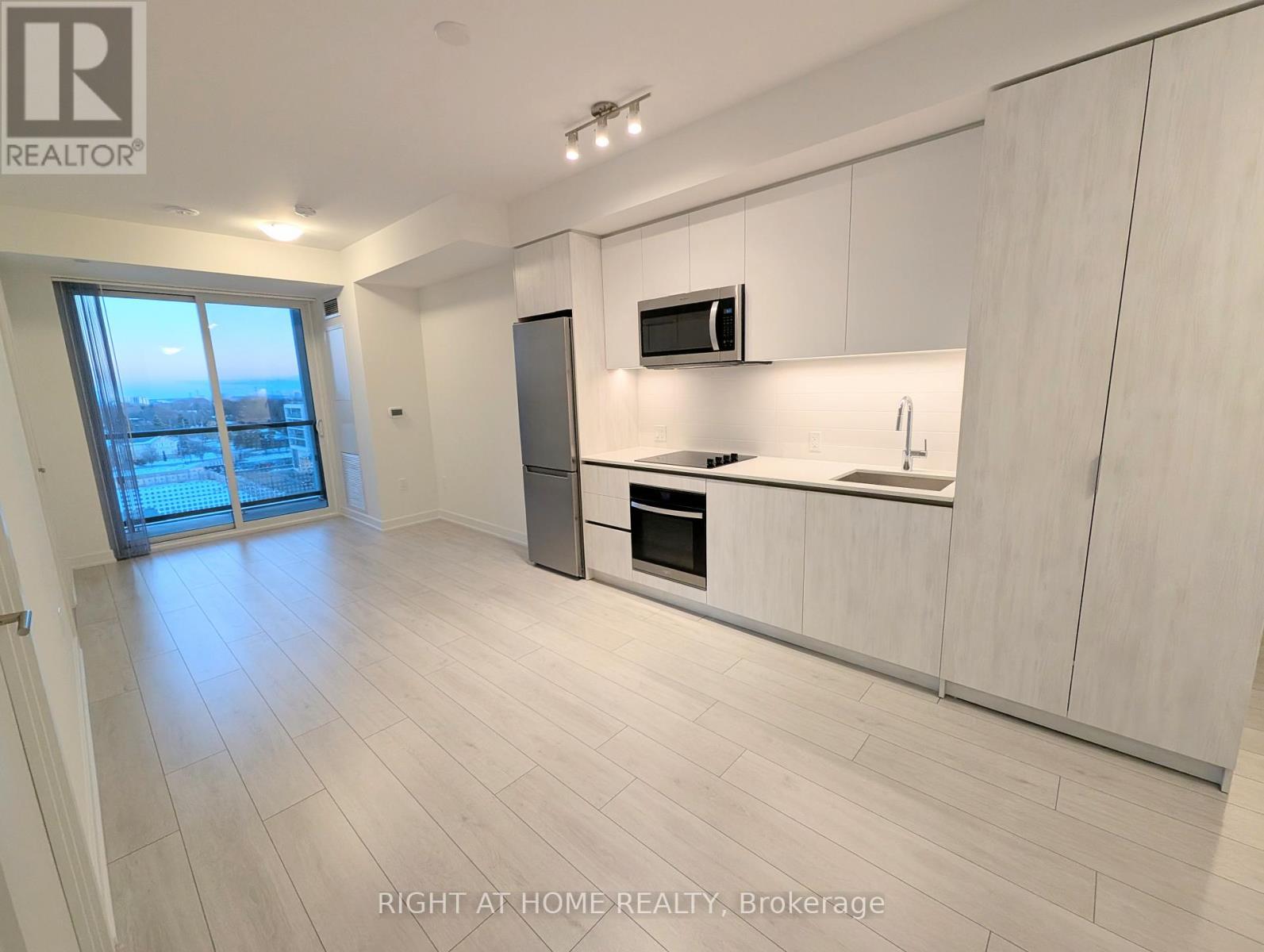 707 - 5858 Yonge Street, Toronto, Ontario  M2M 0C6 - Photo 2 - C12608476