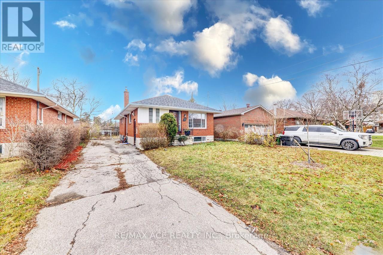 Main - 3 Annaree Drive, Toronto (Wexford-Maryvale), Ontario  M1R 4L3 - Photo 2 - E12608482