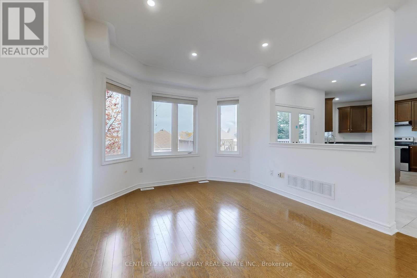 220 Karl Rose Trail, Newmarket, Ontario  L3X 3J3 - Photo 13 - N12608468