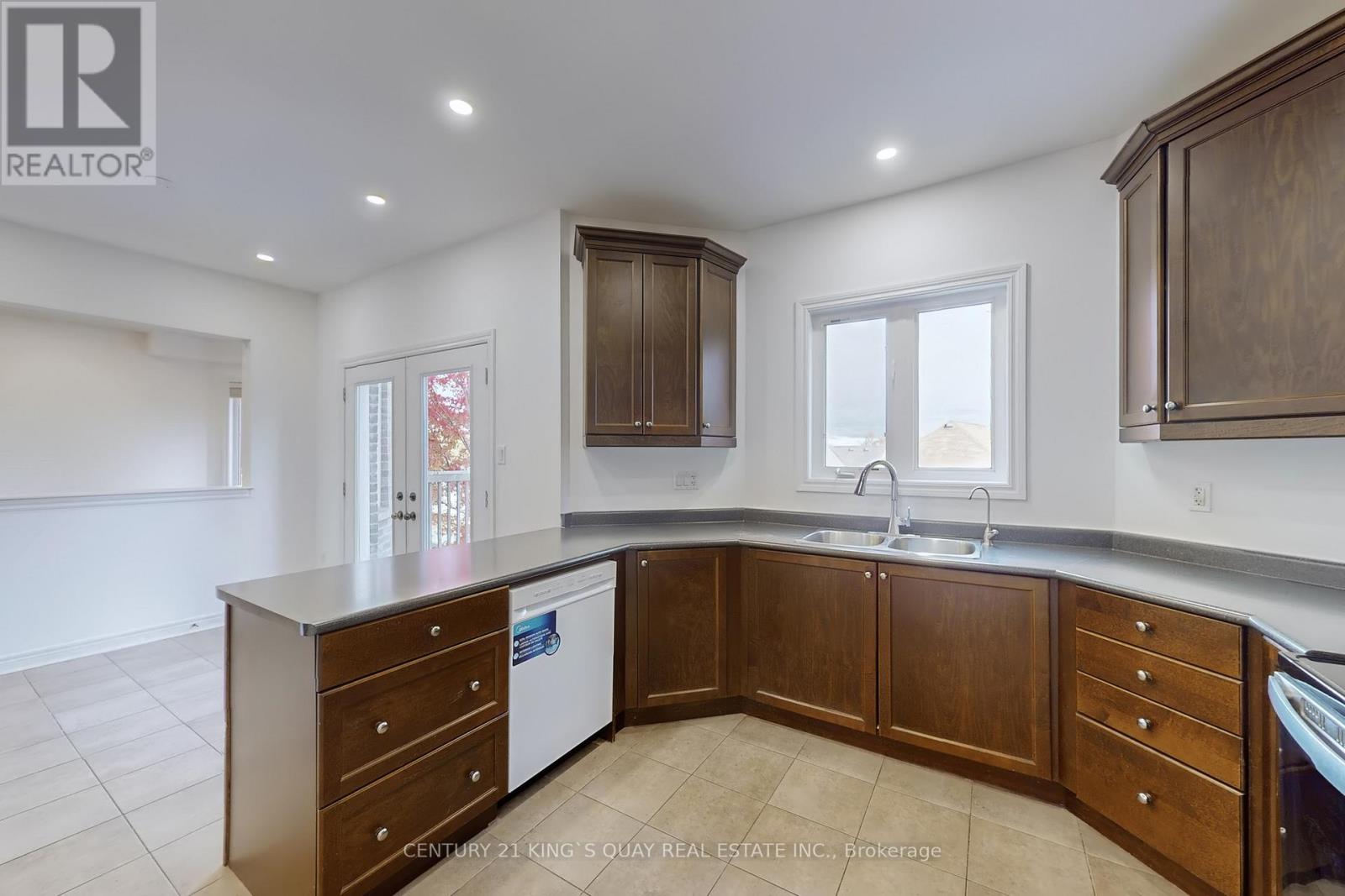 220 Karl Rose Trail, Newmarket, Ontario  L3X 3J3 - Photo 19 - N12608468