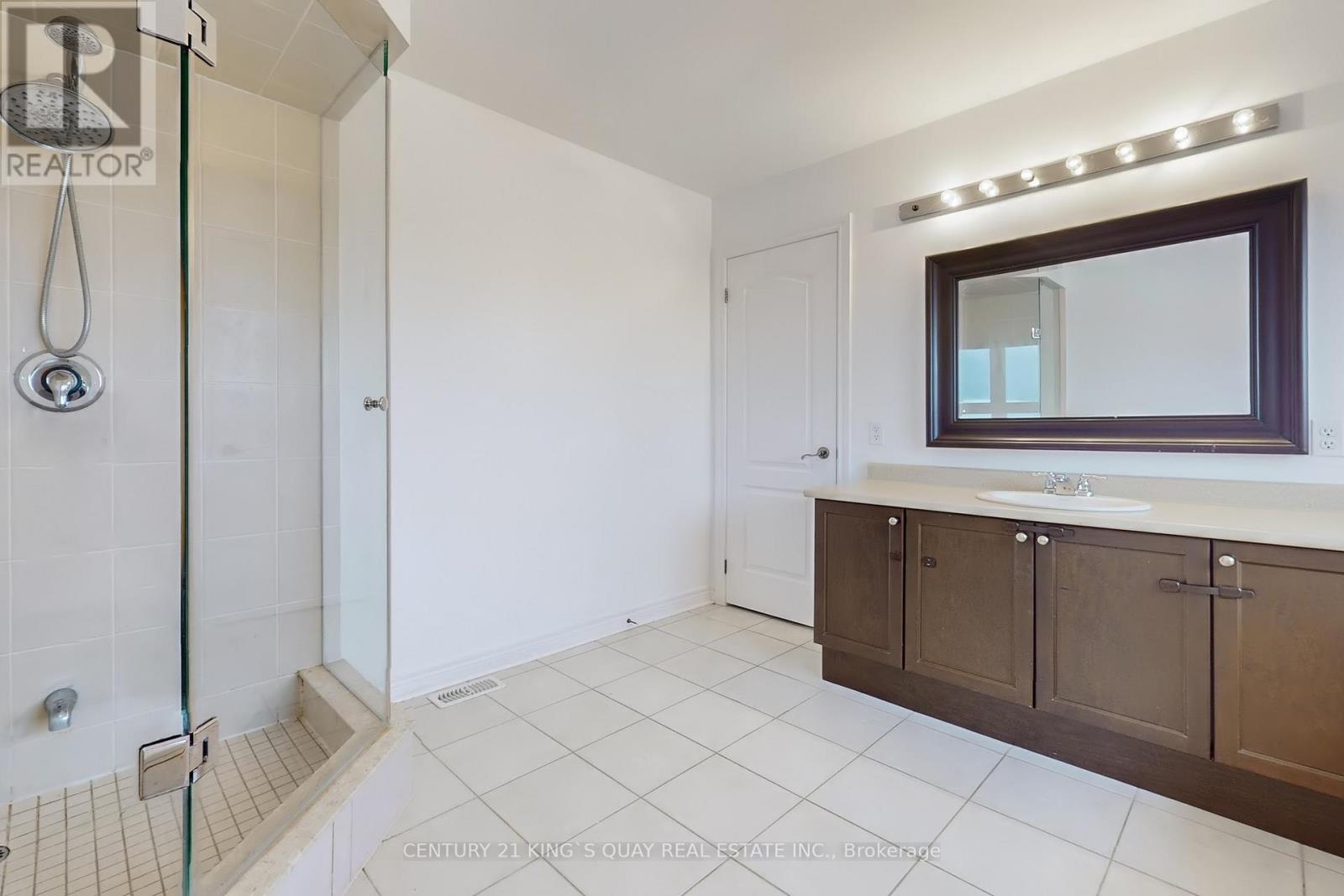 220 Karl Rose Trail, Newmarket, Ontario  L3X 3J3 - Photo 25 - N12608468