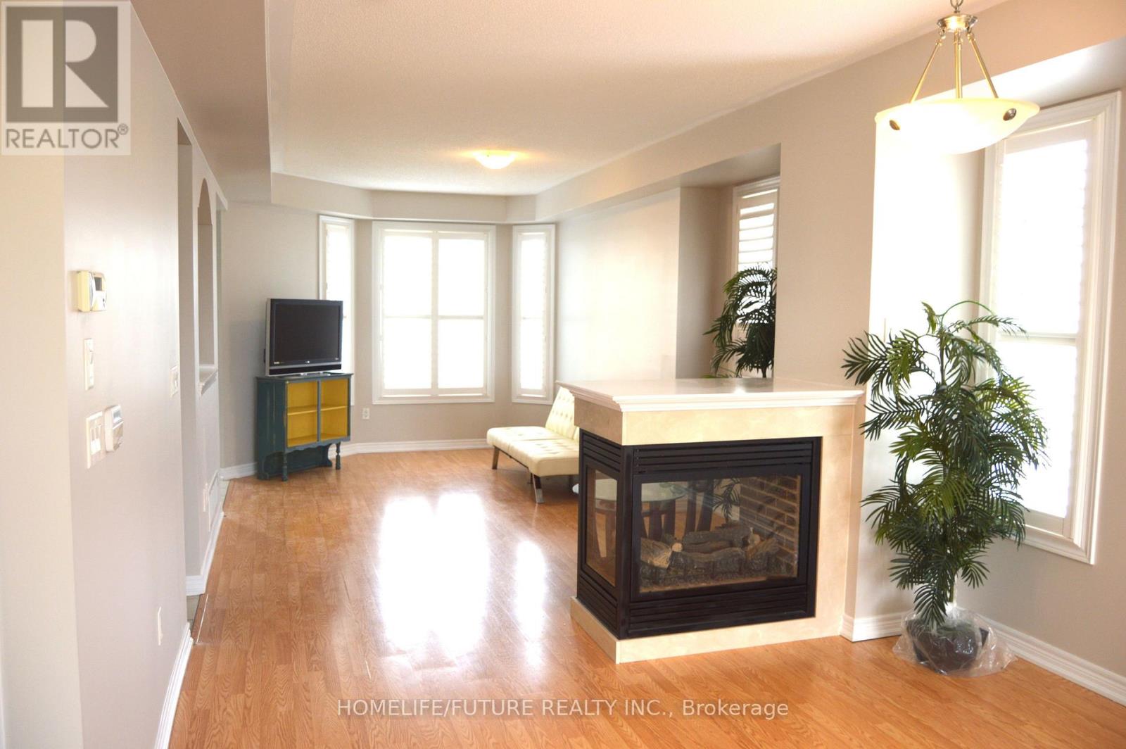 30 Paper Birch Drive, Markham, Ontario  L6B 0T5 - Photo 6 - N12608480