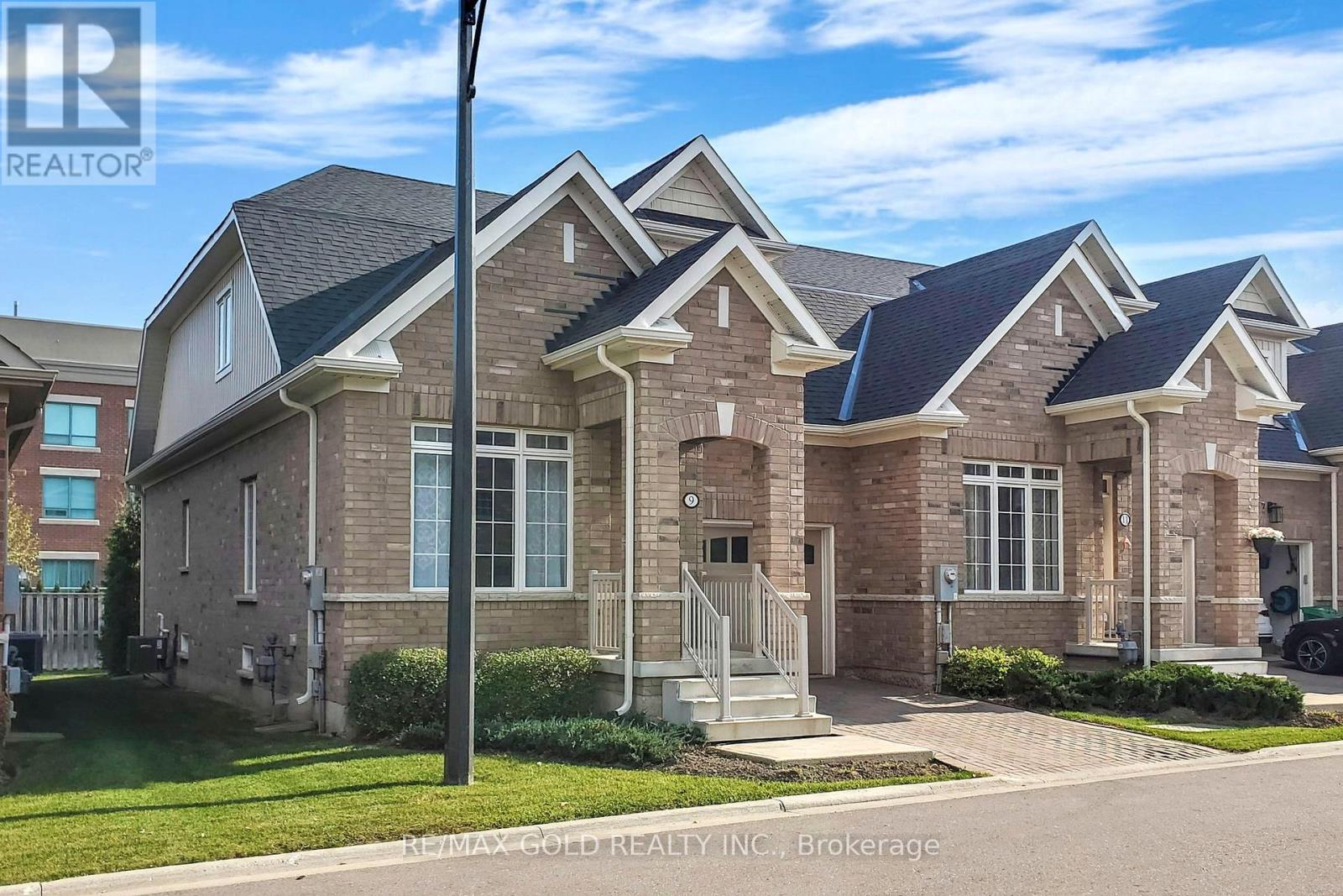 9 LOBELIA STREET, Brampton, Ontario