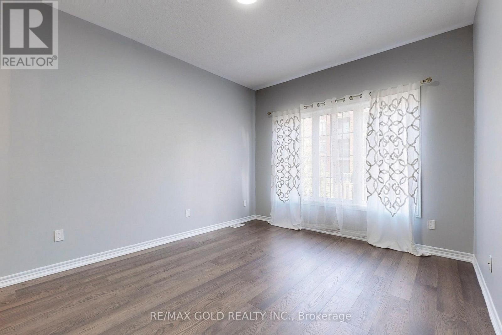 9 Lobelia Street, Brampton, Ontario  L6R 3Z6 - Photo 13 - W12608470