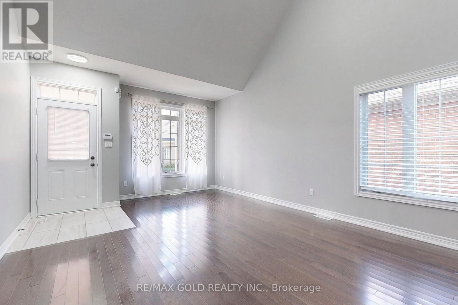 9 Lobelia Street, Brampton, Ontario  L6R 3Z6 - Photo 2 - W12608470