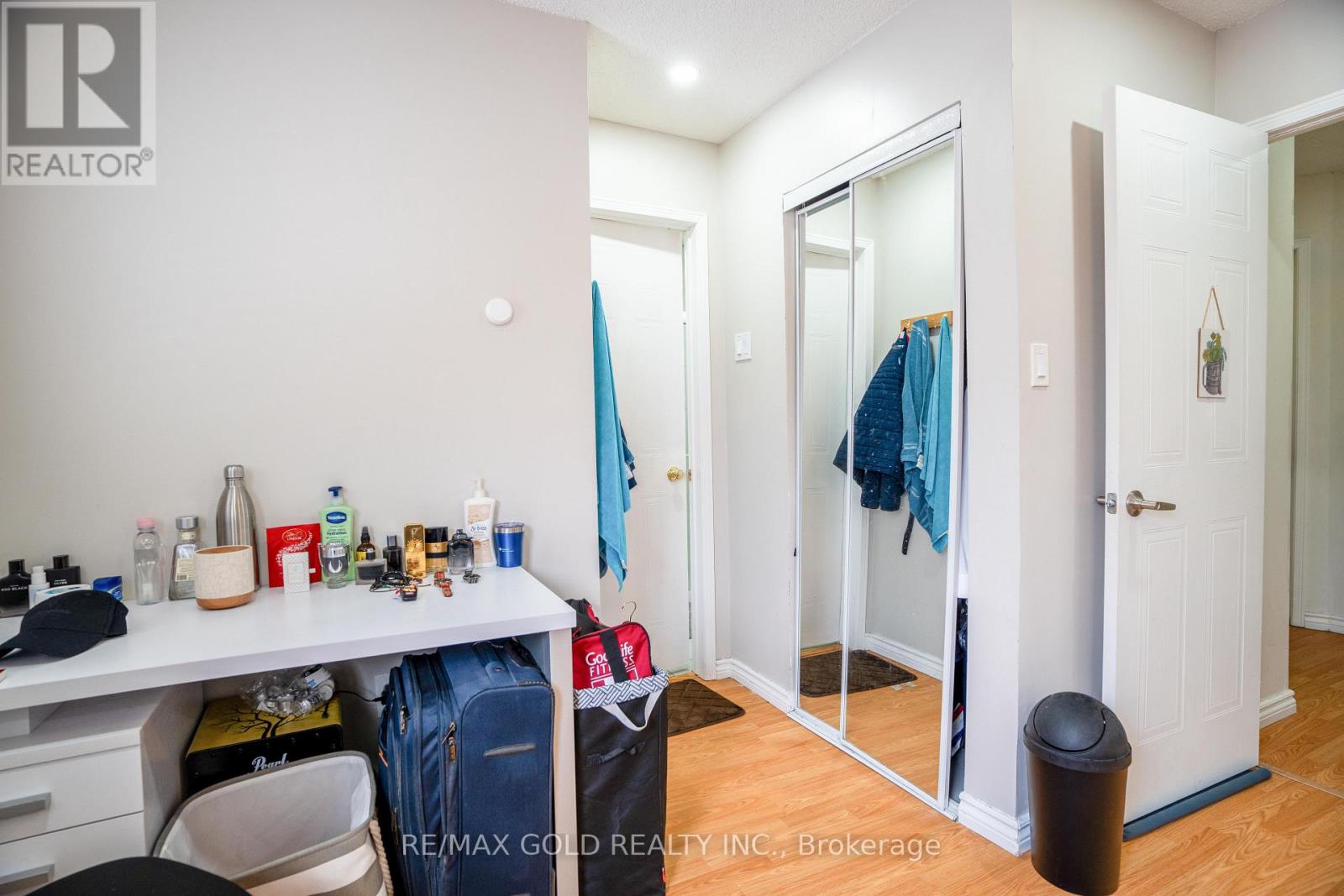 5563 Lockengate Court, Mississauga, Ontario  L5R 3M8 - Photo 15 - W12608472