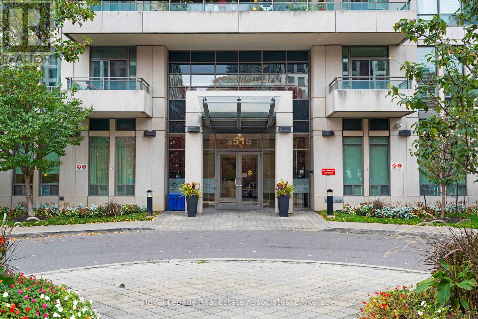 1106 - 3515 Kariya Drive, Mississauga, Ontario  L5B 0C1 - Photo 3 - W12608484