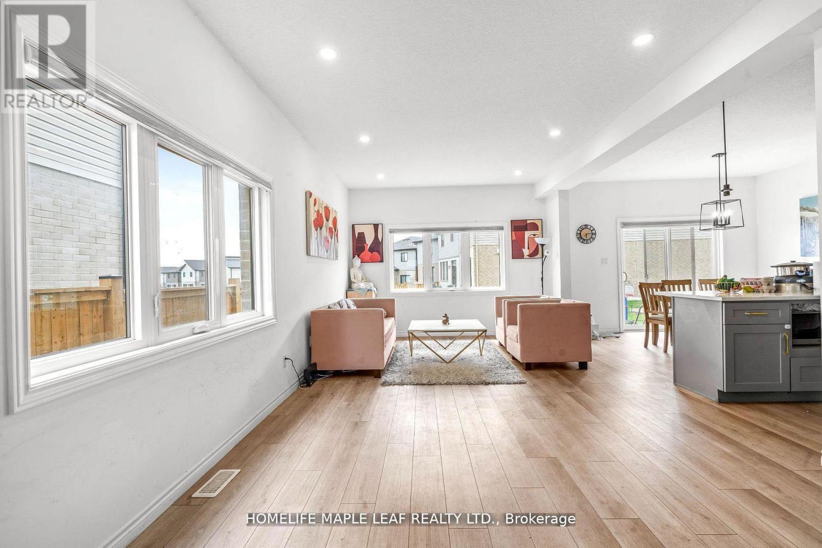 93 Middleton Avenue, London South, Ontario  N6L 0G4 - Photo 5 - X12608464