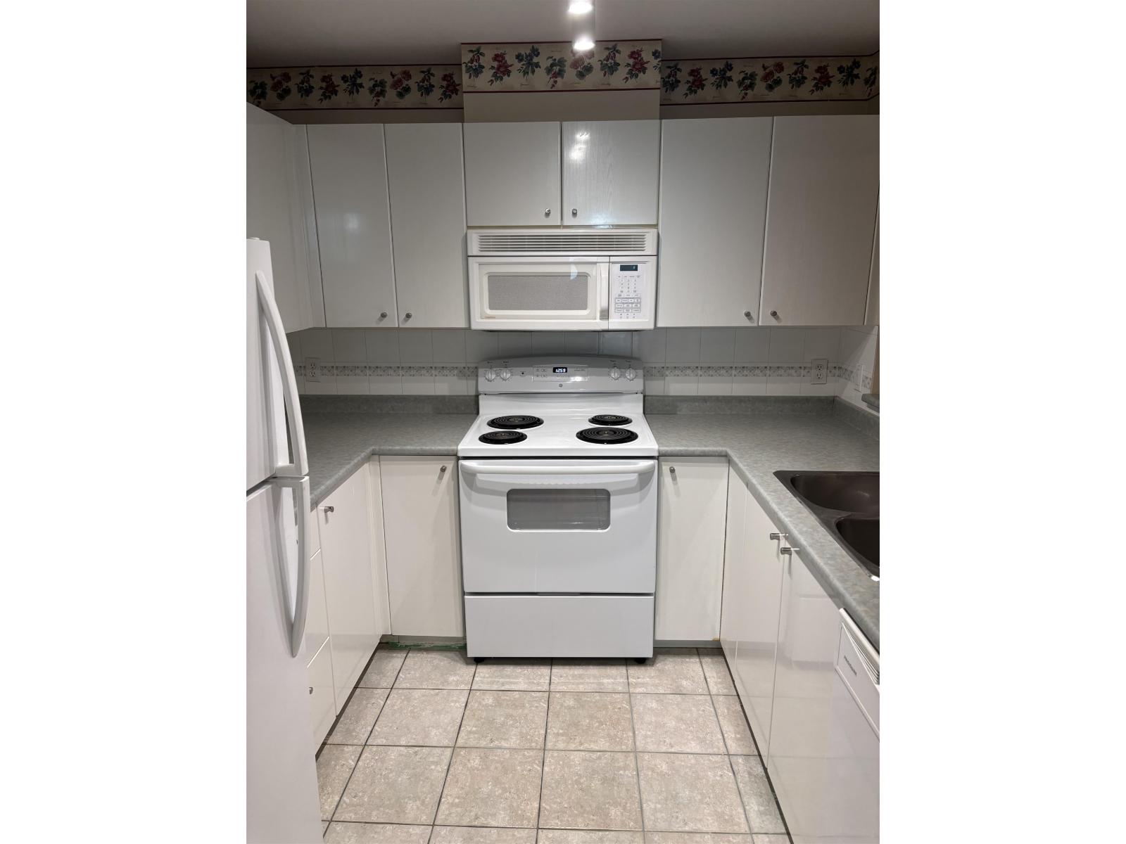 210 22022 49 Avenue, Langley, British Columbia  V3A 3R9 - Photo 10 - R3004019