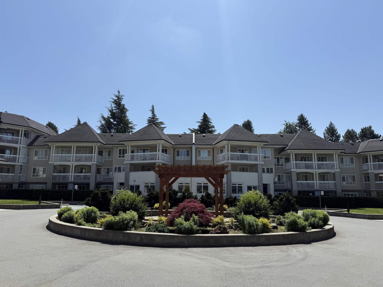 210 22022 49 Avenue, Langley, British Columbia  V3A 3R9 - Photo 2 - R3004019