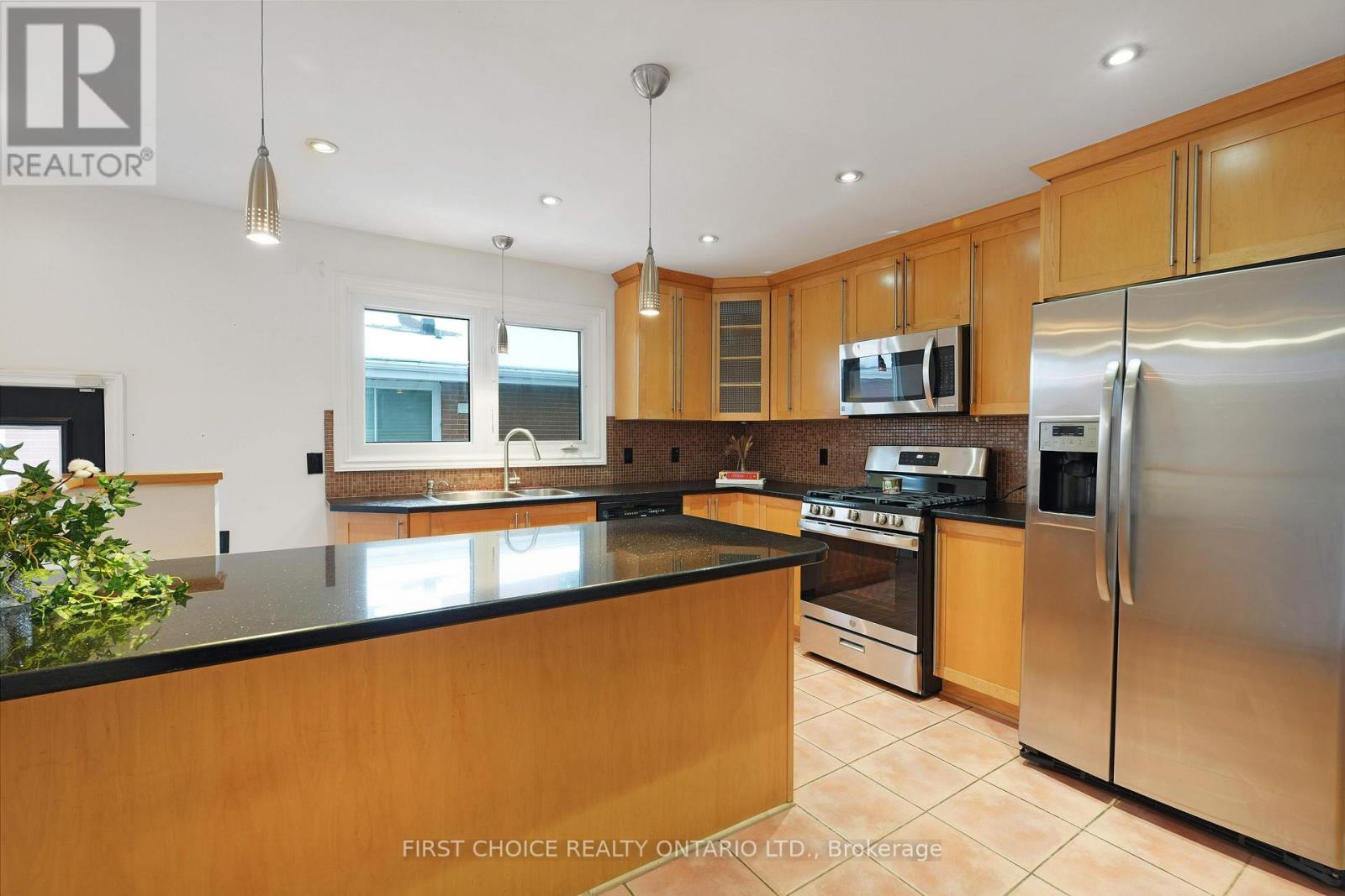 1753 Heron Road, Ottawa, Ontario K1V 6A2 - Photo 13 - X12608502