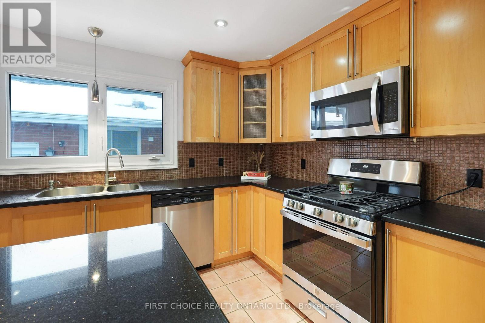 1753 Heron Road, Ottawa, Ontario K1V 6A2 - Photo 14 - X12608502