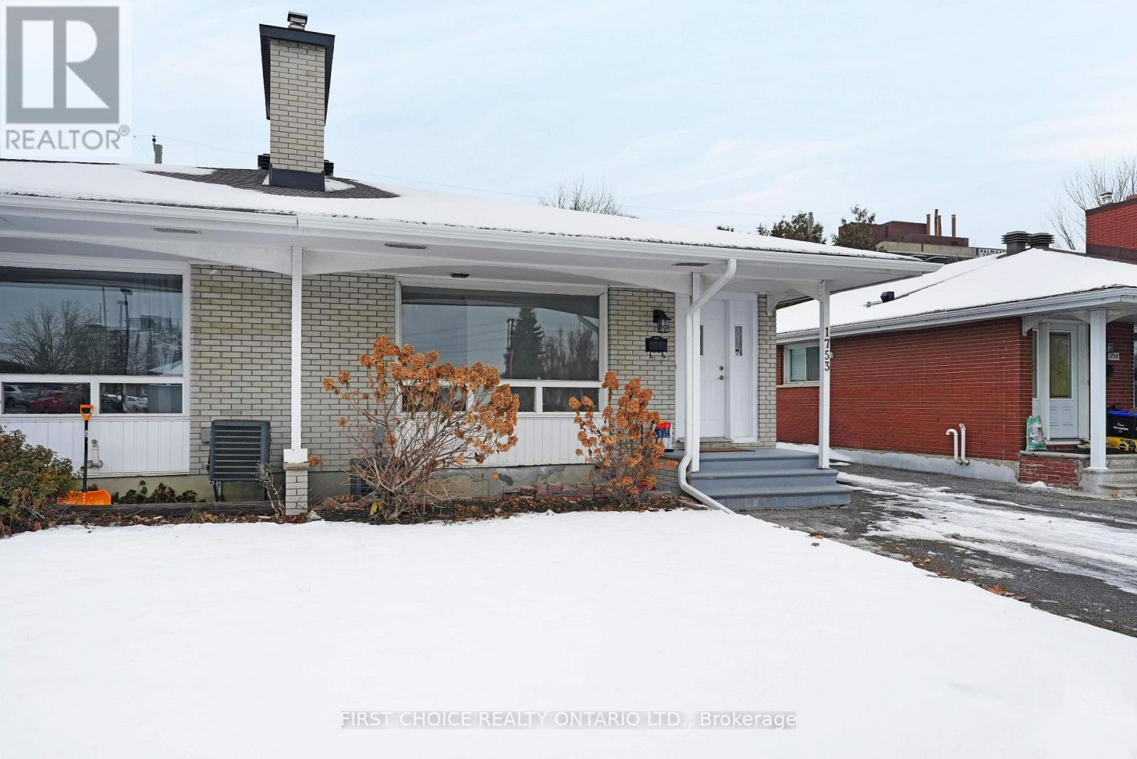 1753 Heron Road, Ottawa, Ontario K1V 6A2 - Photo 2 - X12608502