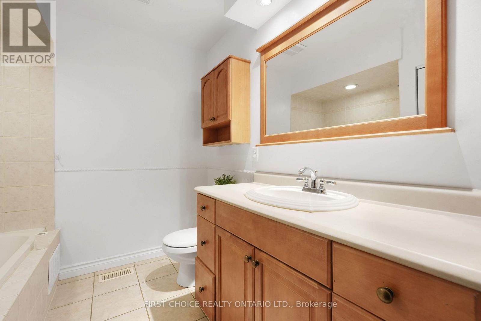 1753 Heron Road, Ottawa, Ontario K1V 6A2 - Photo 24 - X12608502