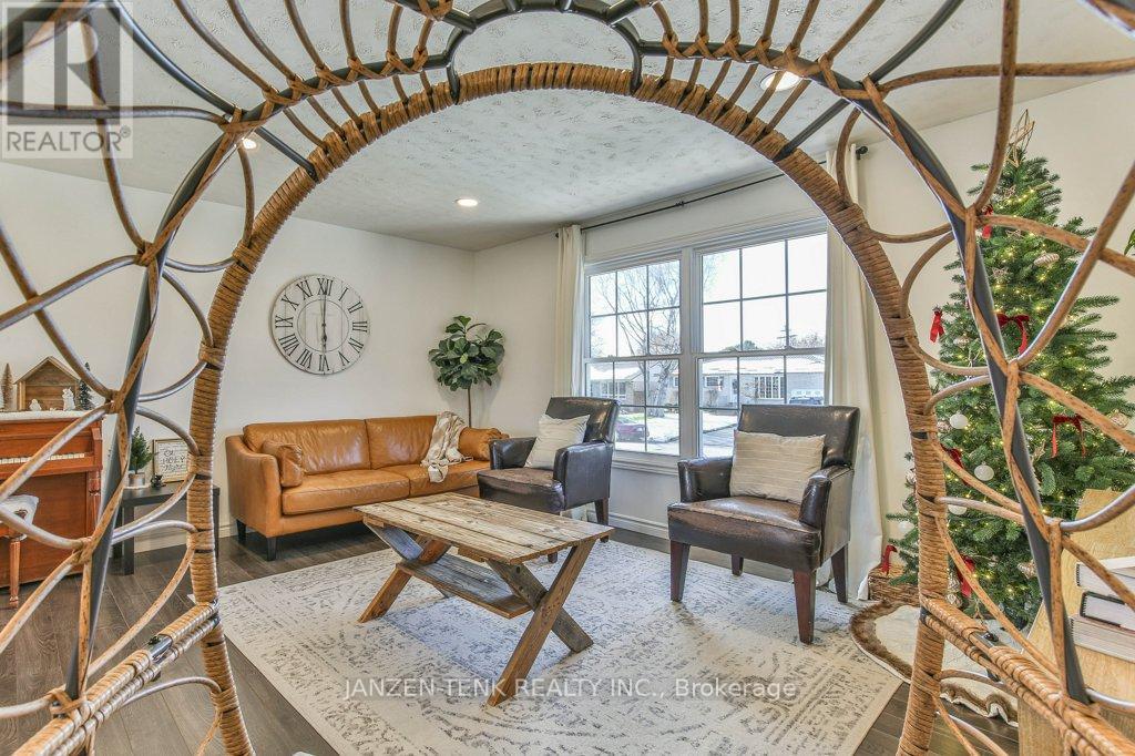 Photo 18 of 40 for 107 Fourth Avenue