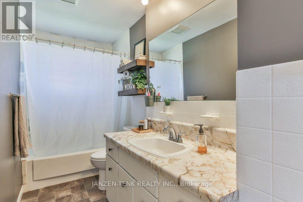 Photo 24 of 40 for 107 Fourth Avenue