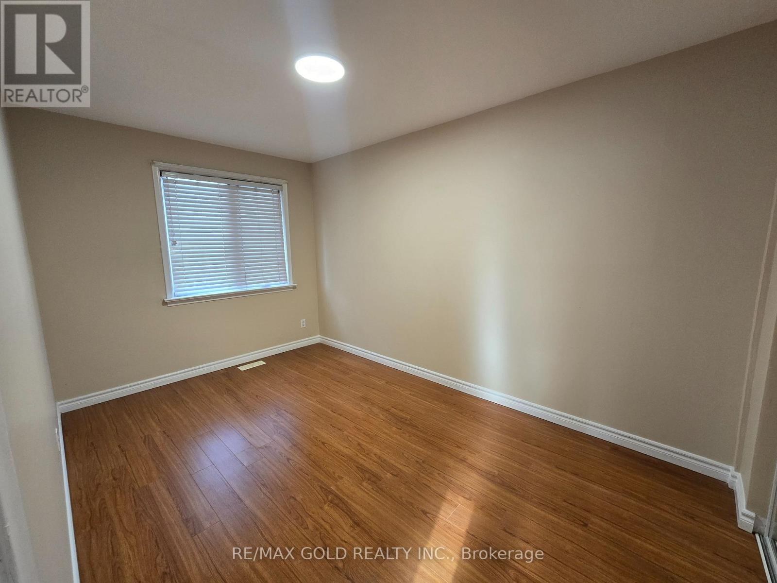 69 Alexandria Crescent, Brampton (Avondale), Ontario  L6T 1N2 - Photo 10 - W12608496