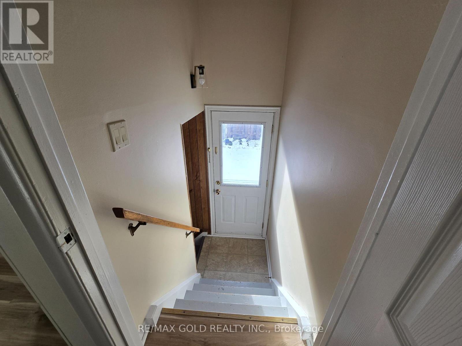 69 Alexandria Crescent, Brampton (Avondale), Ontario  L6T 1N2 - Photo 11 - W12608496