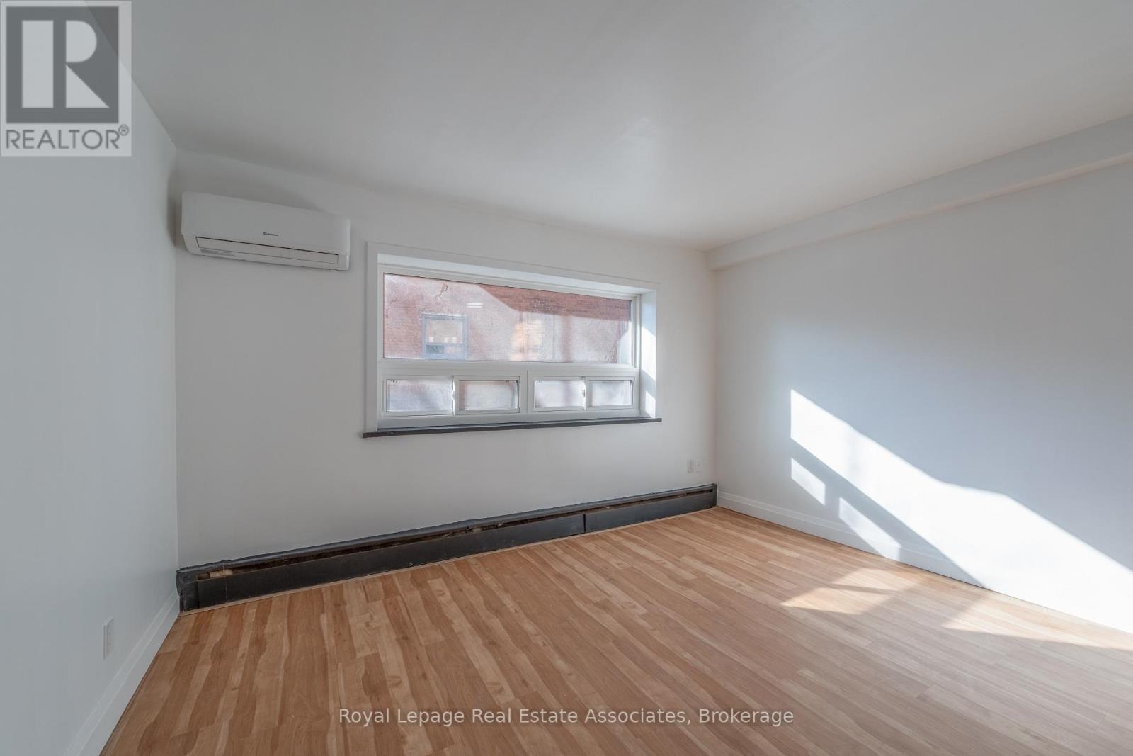 8 - 122 Victoria Avenue N, Hamilton, Ontario  L8L 5E5 - Photo 10 - X12608498