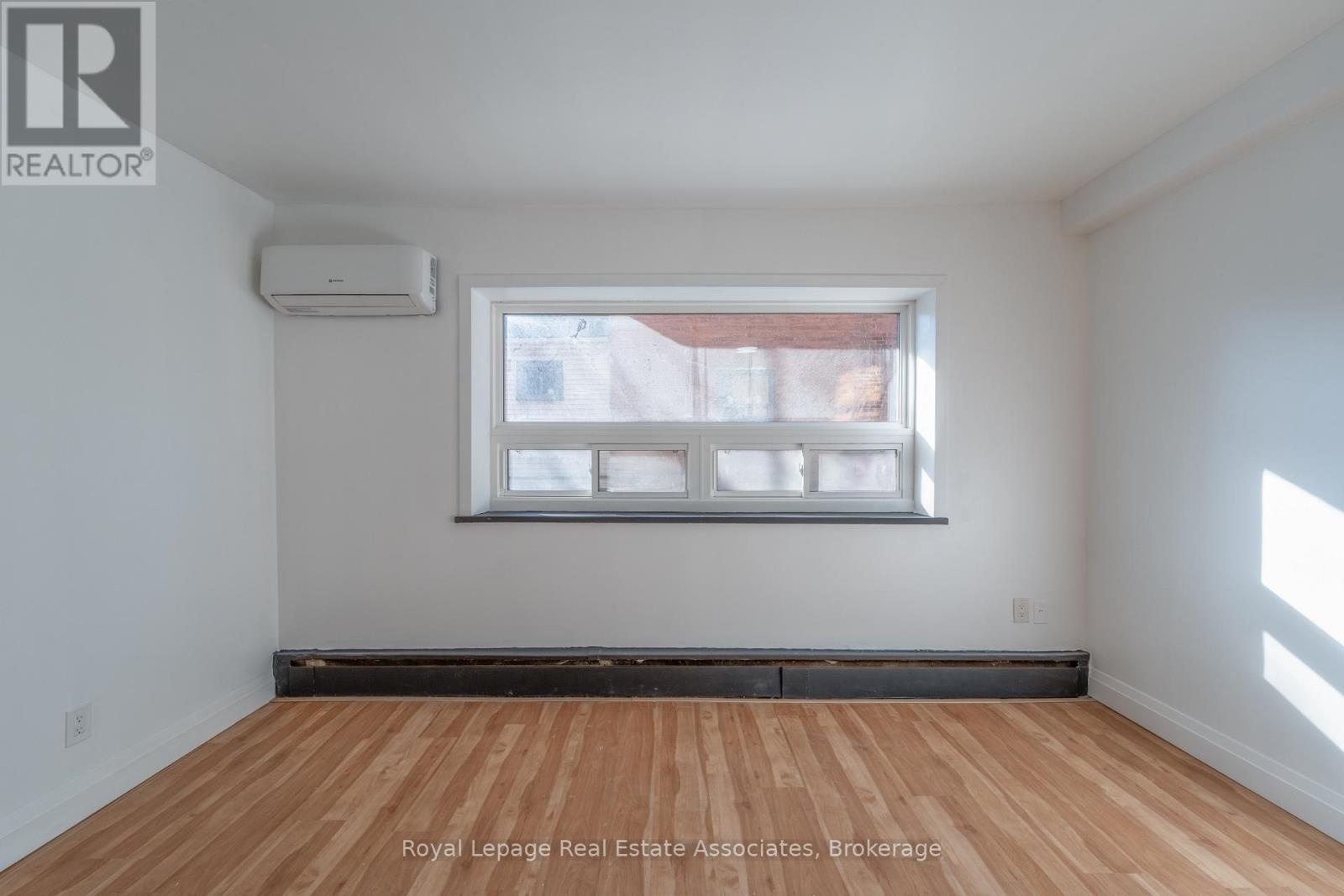 8 - 122 Victoria Avenue N, Hamilton, Ontario  L8L 5E5 - Photo 9 - X12608498