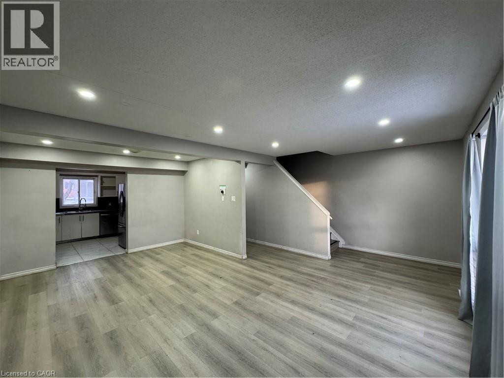 190 Fleming Drive Unit# 34, London, Ontario  N5V 5B8 - Photo 4 - 40749449