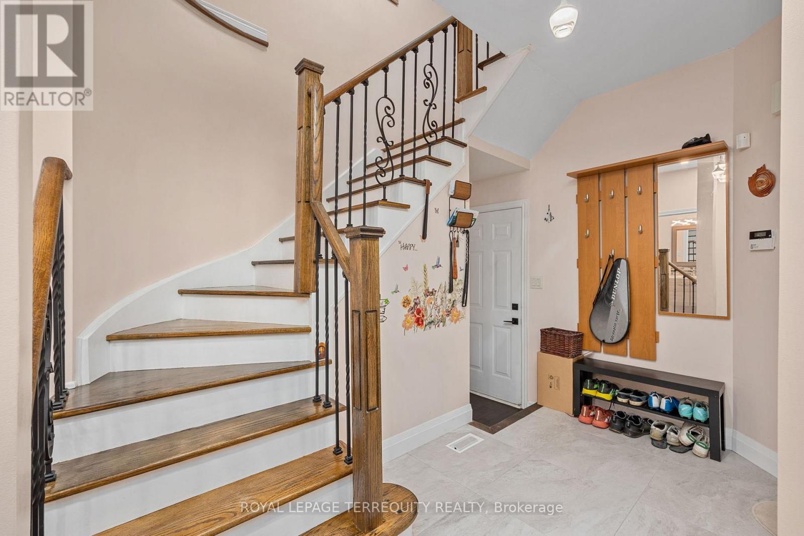 111 English Oak Drive, Richmond Hill, Ontario  L4E 3X4 - Photo 13 - N12462977