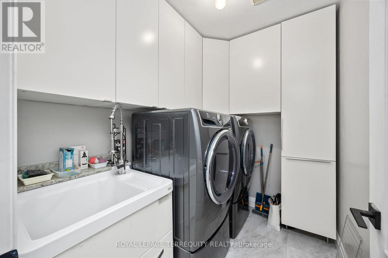 111 English Oak Drive, Richmond Hill, Ontario  L4E 3X4 - Photo 15 - N12462977