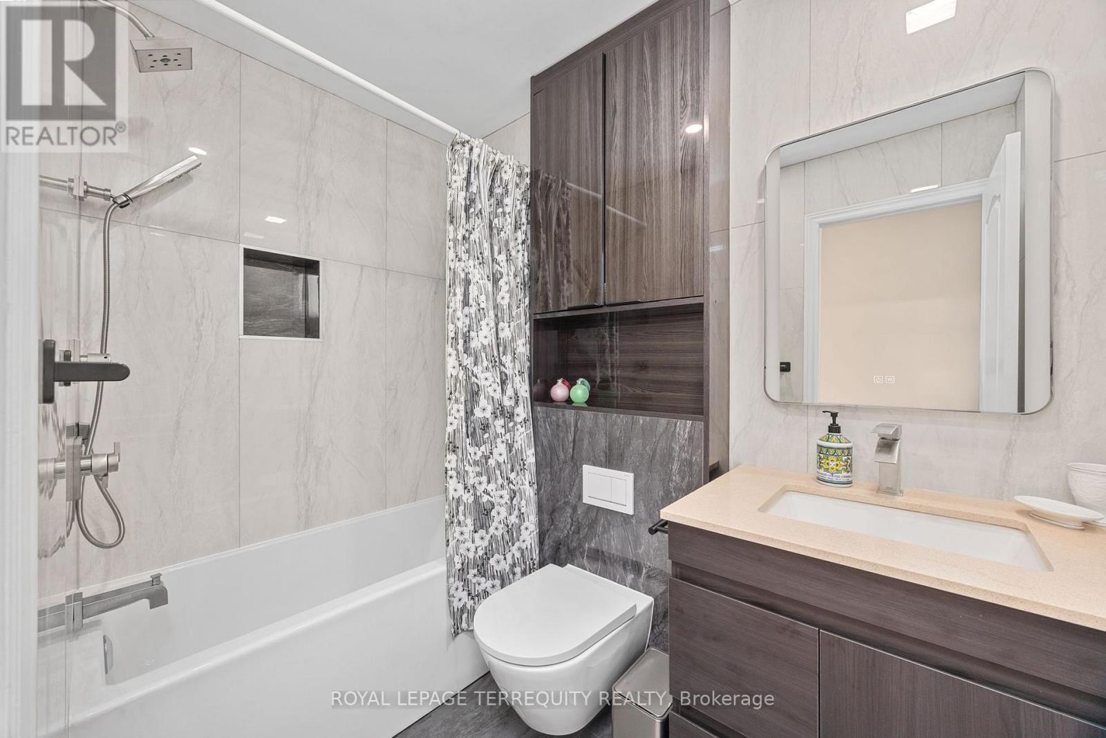 111 English Oak Drive, Richmond Hill, Ontario  L4E 3X4 - Photo 19 - N12462977