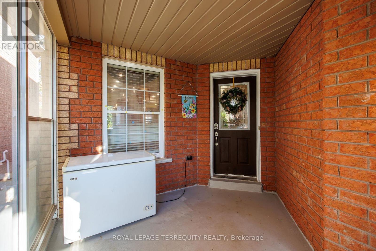 111 English Oak Drive, Richmond Hill, Ontario  L4E 3X4 - Photo 2 - N12462977